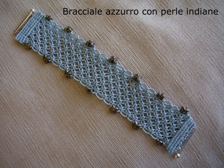 Bijoux: Bracciale azzurro con perle indiane, realizzato da Medi Cristina