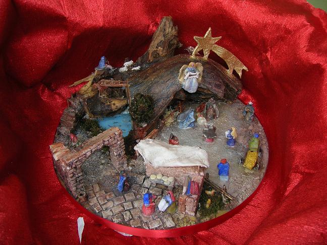 Ceramica: Presepe su piatto, realizzato da Pogliani Marita