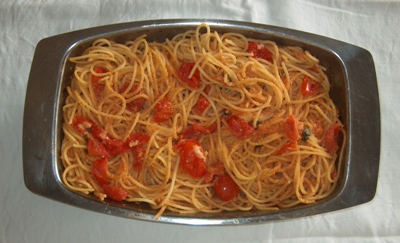 Ricetta: Spaghetti al forno con pomodorini e scaglie di parmigiano